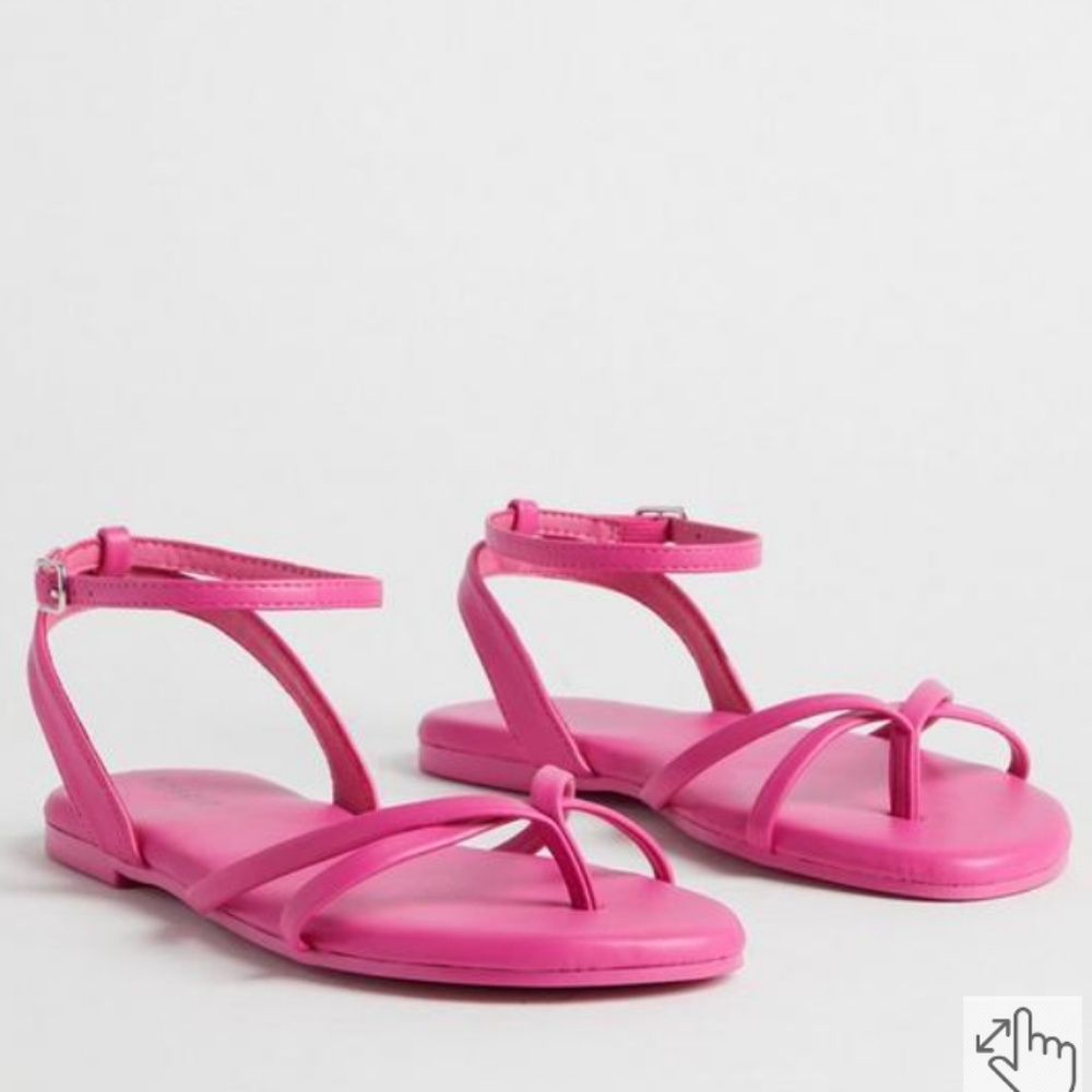 New Torrid Strappy Flat Sandal in Fushia Pink- Size 7WW (Ex Wide Width) NWT